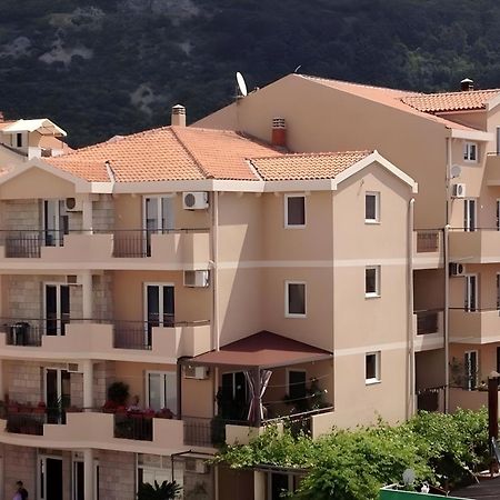 Apartmani Goran I Jelena Zec Будва Экстерьер фото