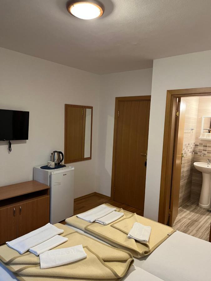 Apartmani Goran I Jelena Zec Будва Экстерьер фото